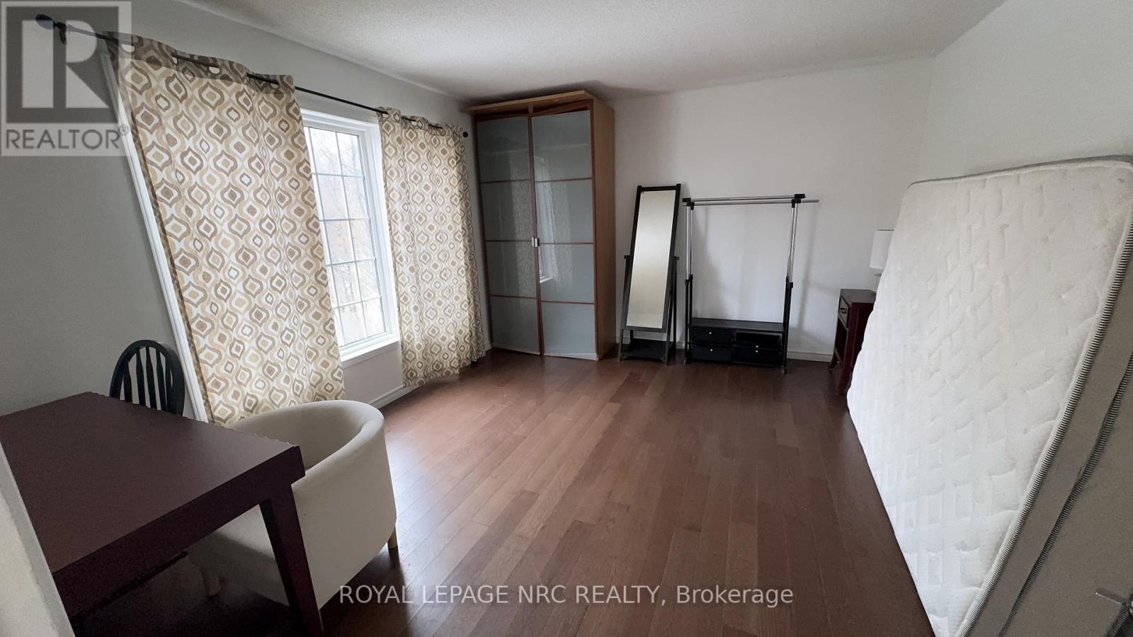 6a Pearl Ann Drive, St. Catharines, Ontario  L2T 3B3 - Photo 9 - X12909100