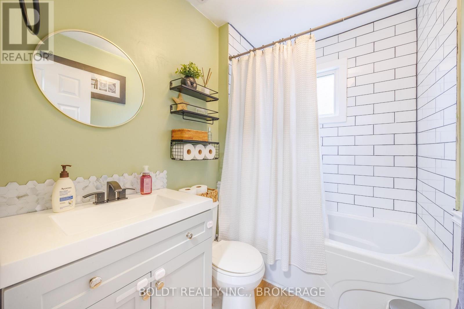 5 Nelles Road, Welland (Lincoln/crowland), Ontario  L3B 2P1 - Photo 10 - X12909282