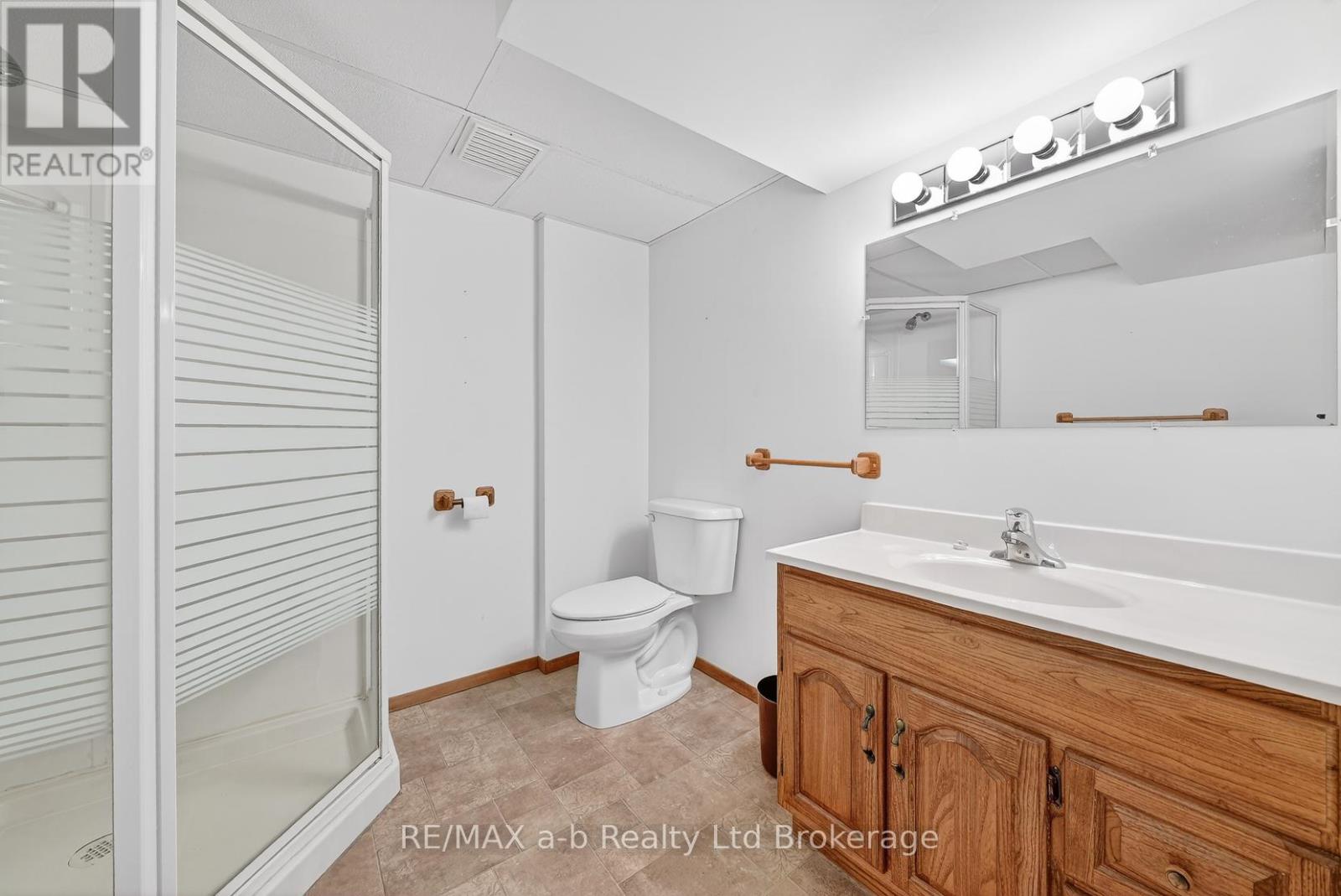 42 Princess Park Road, Ingersoll, Ontario  N5C 1X8 - Photo 26 - X12909156