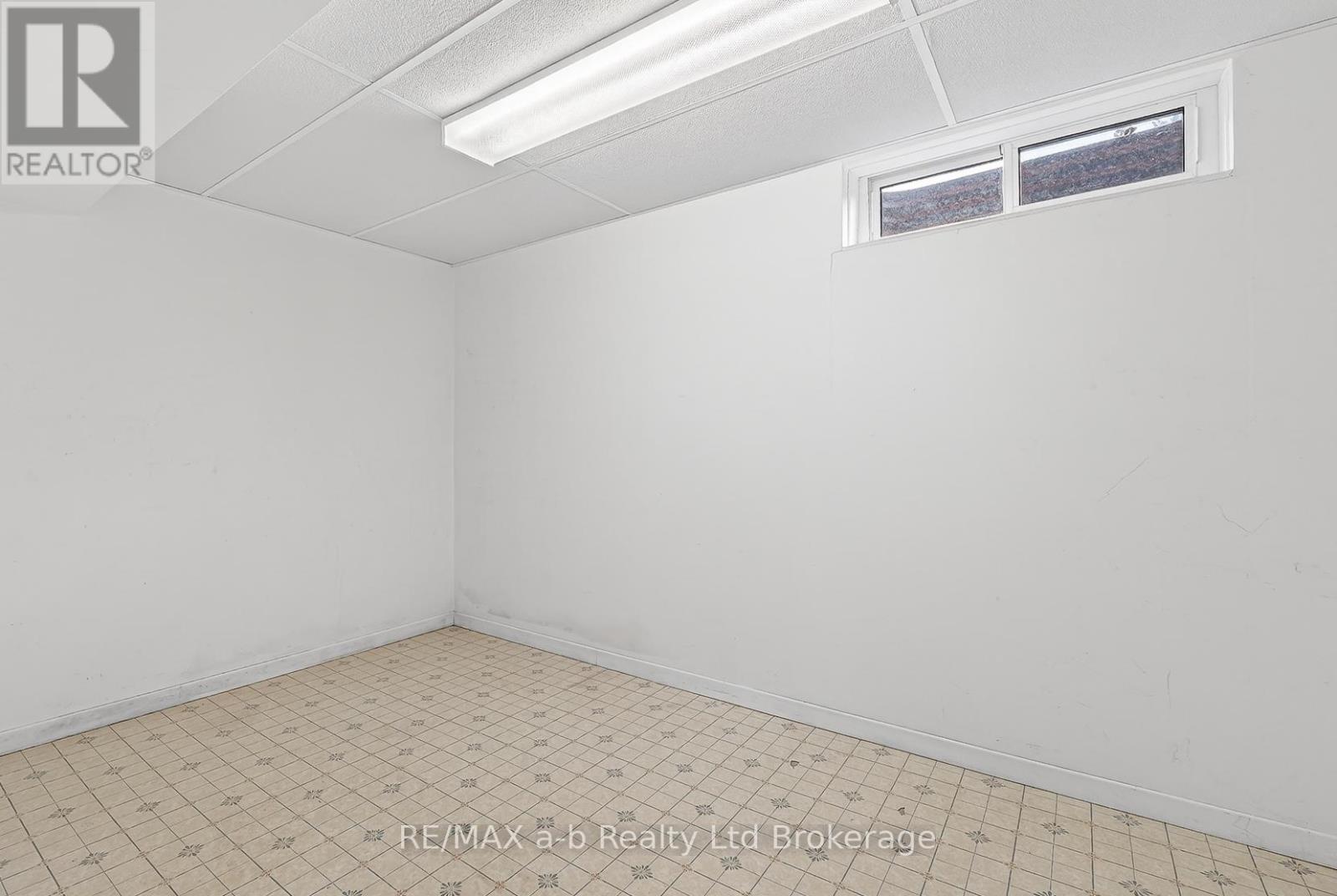 42 Princess Park Road, Ingersoll, Ontario  N5C 1X8 - Photo 27 - X12909156