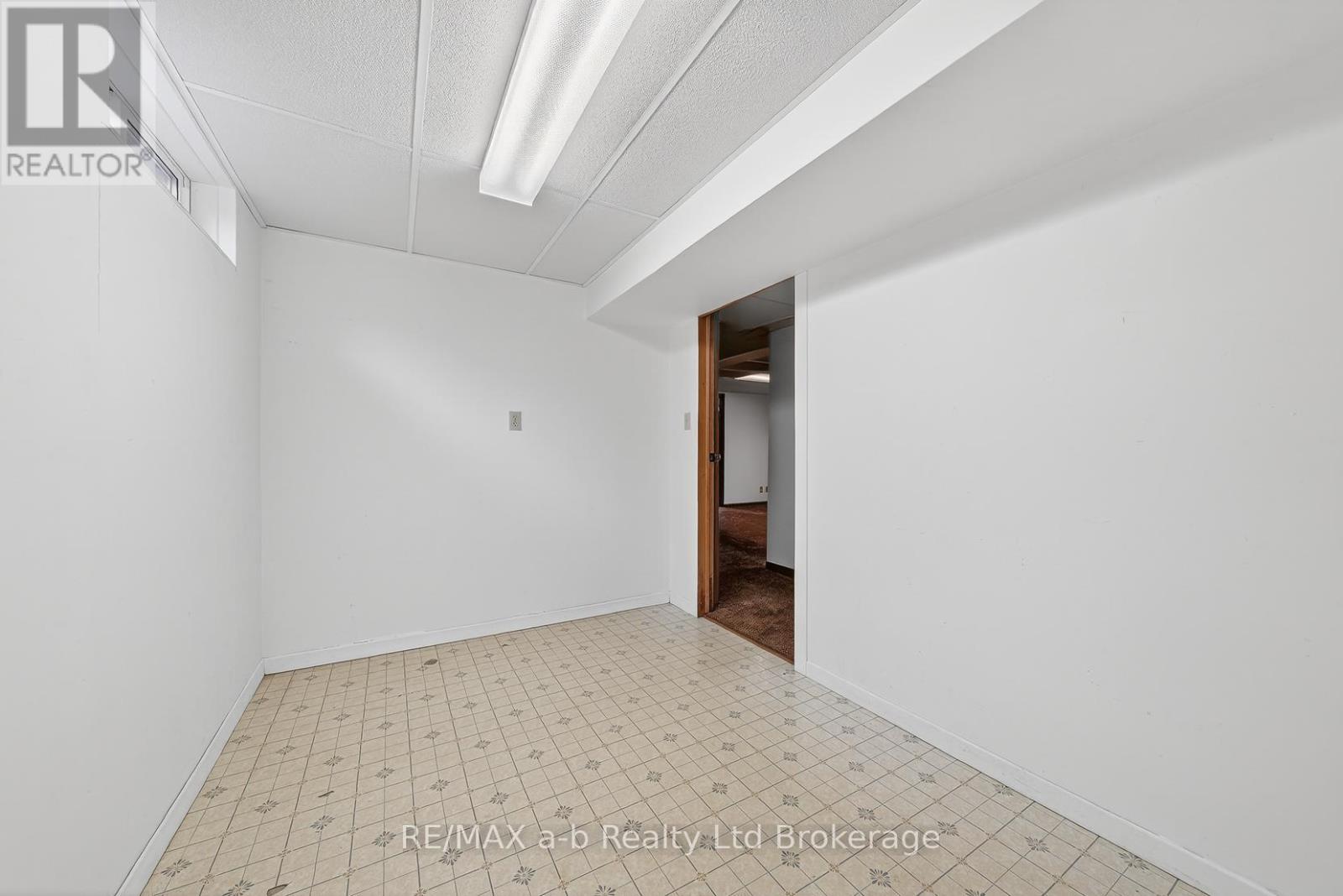 42 Princess Park Road, Ingersoll, Ontario  N5C 1X8 - Photo 28 - X12909156