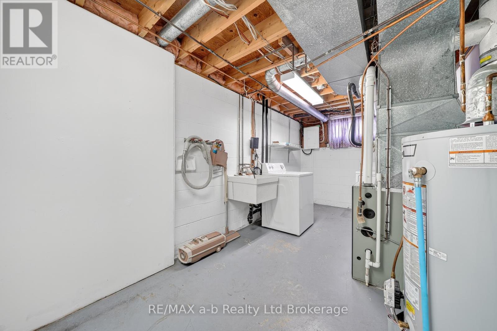 42 Princess Park Road, Ingersoll, Ontario  N5C 1X8 - Photo 31 - X12909156