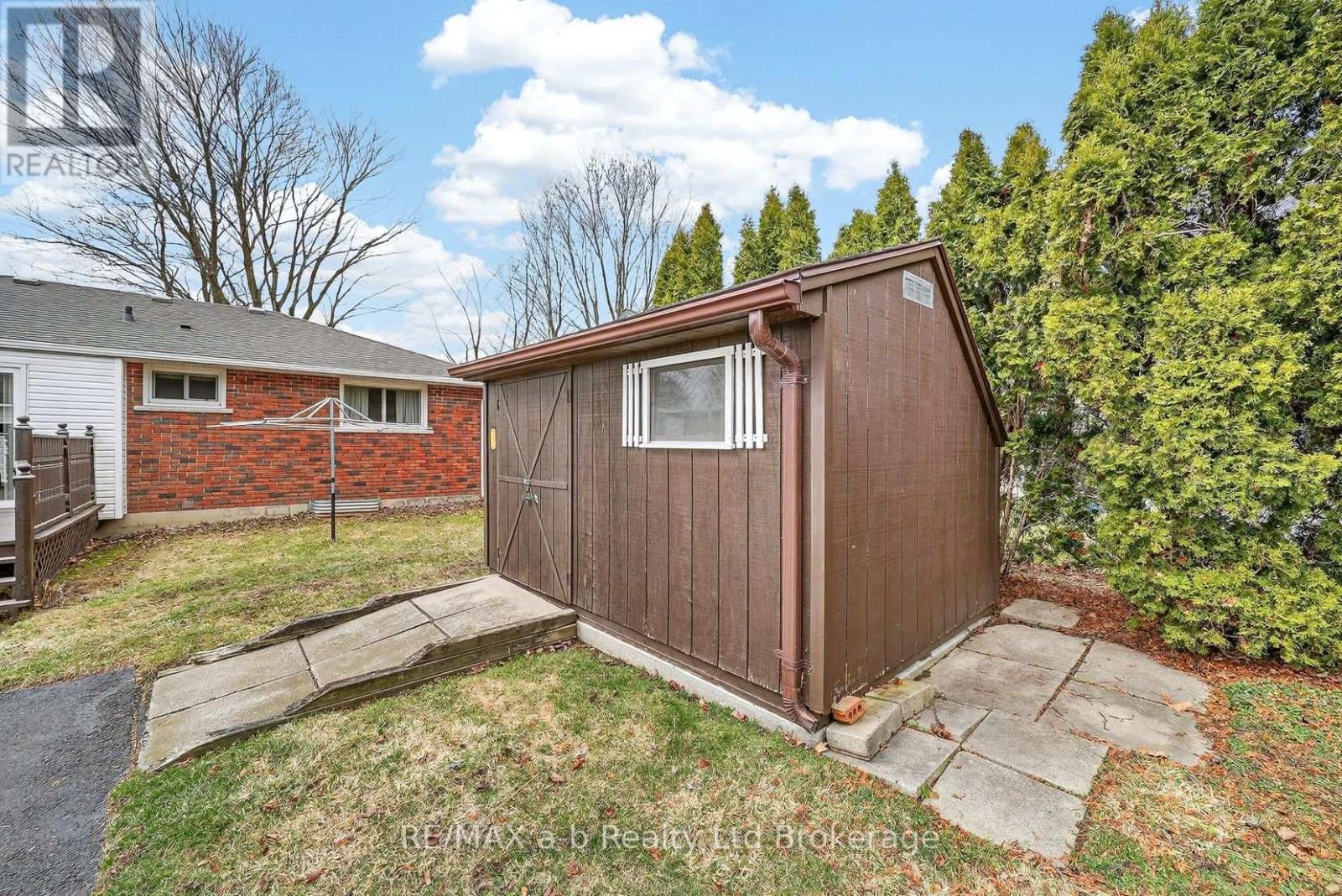 42 Princess Park Road, Ingersoll, Ontario  N5C 1X8 - Photo 38 - X12909156