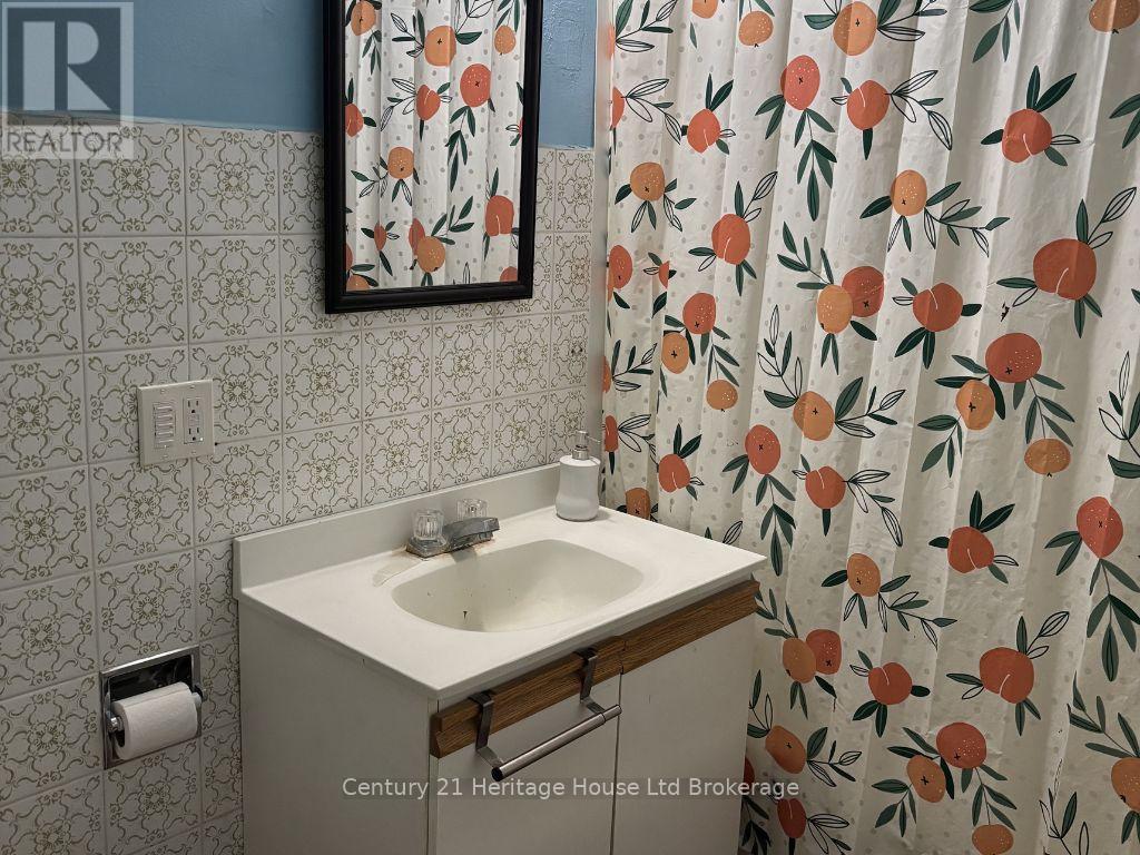 126 Burtch Street, Woodstock, Ontario  N4S 3M7 - Photo 6 - X12909224