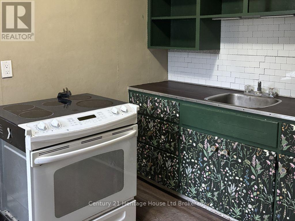 126 Burtch Street, Woodstock, Ontario  N4S 3M7 - Photo 7 - X12909224