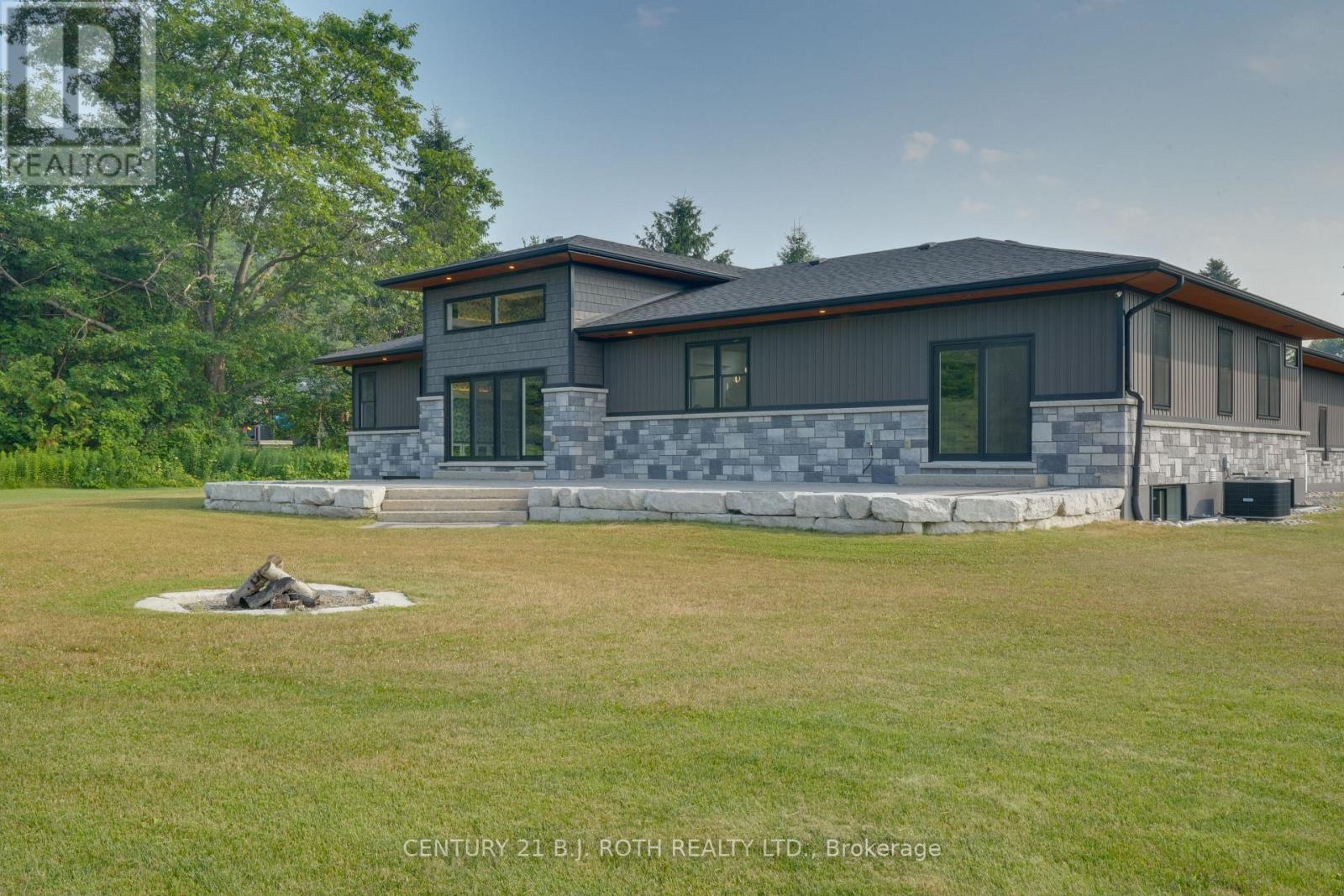 3510 Brennan Line W, Severn, Ontario L3V 0W3 - Photo 36 - S12908996