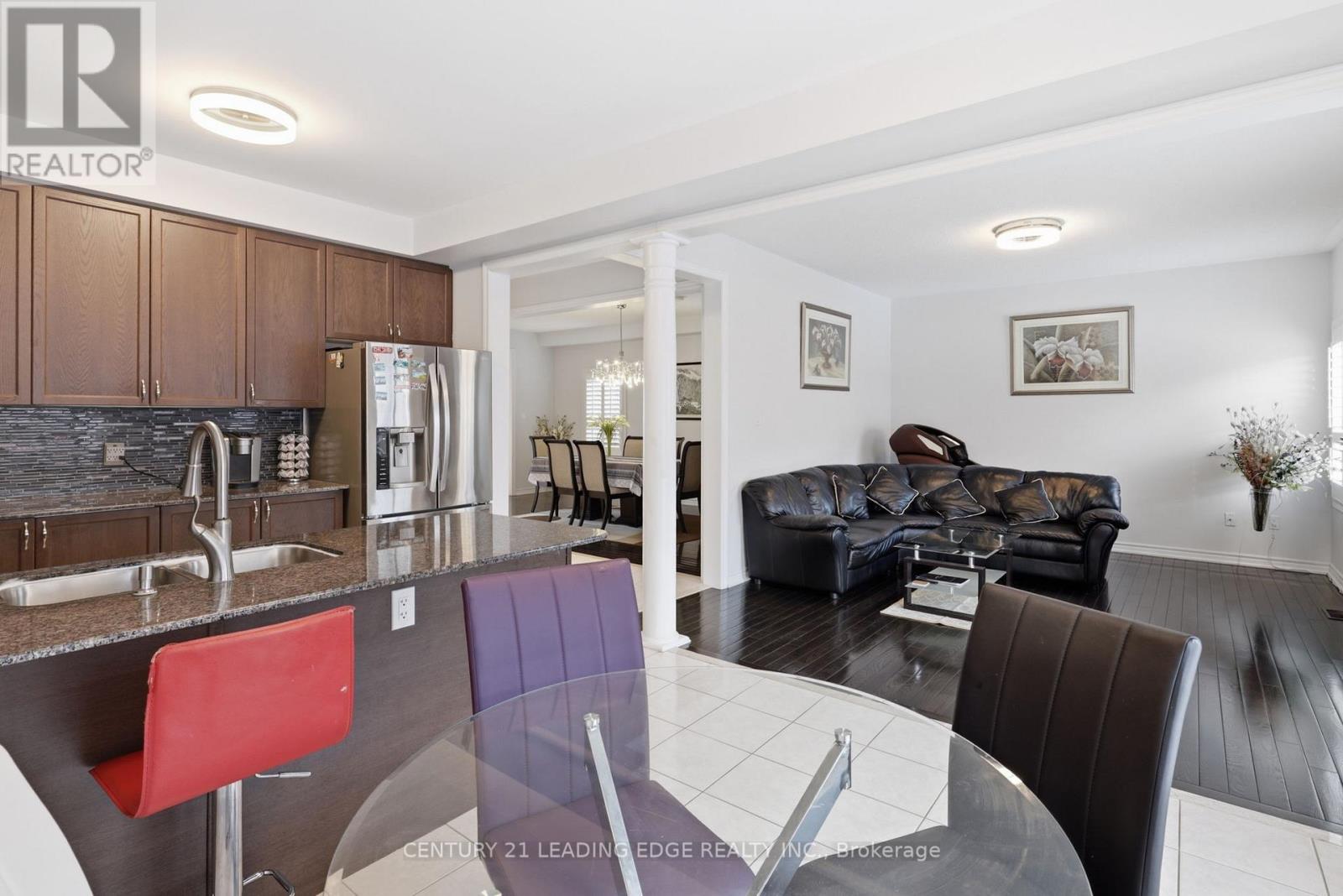 101 Monarchy Street, Barrie (Innis-Shore), Ontario  L4M 0E1 - Photo 8 - S12908434