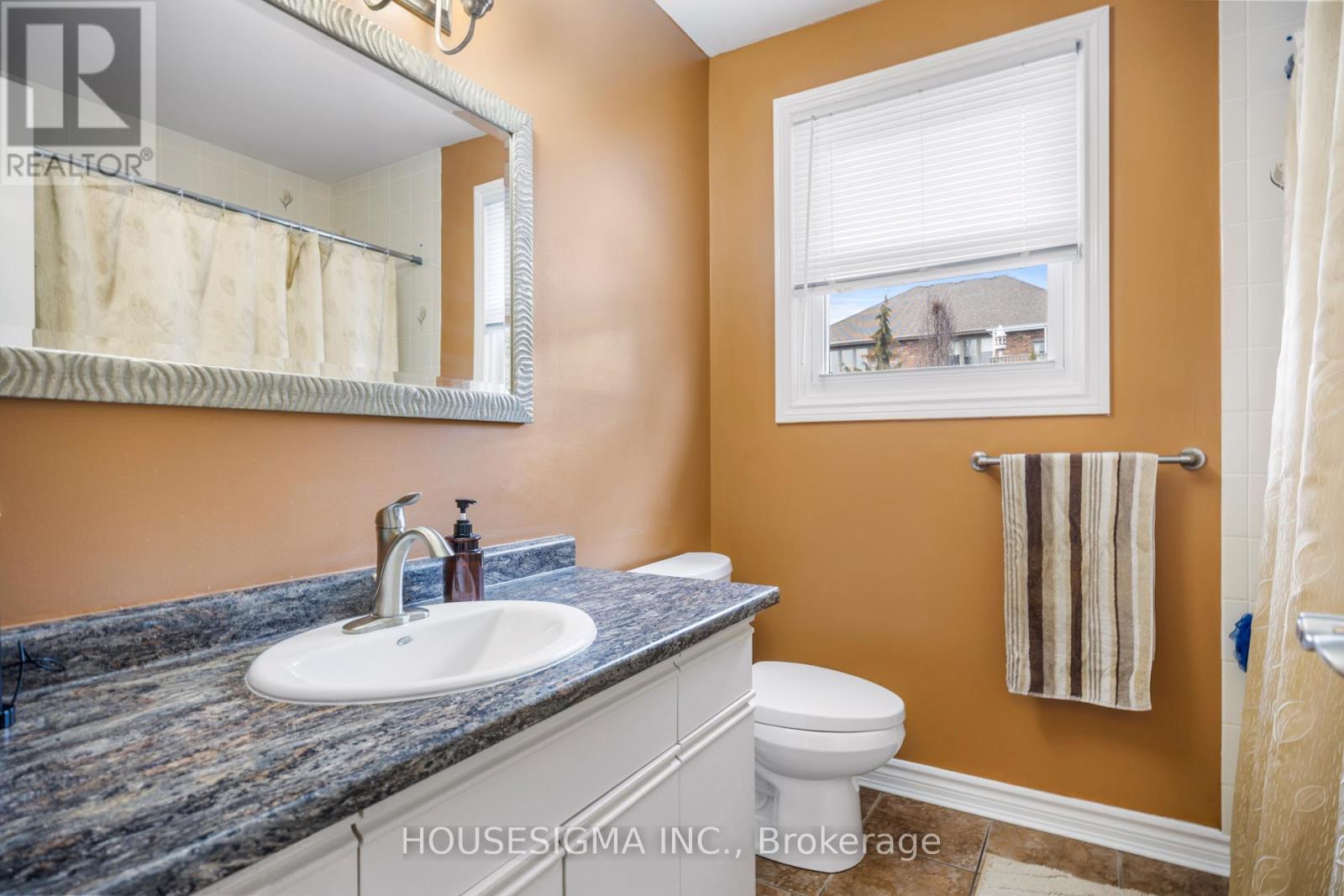 18 Jennifer Gardens, London North, Ontario  N5X 3K8 - Photo 27 - X12909128