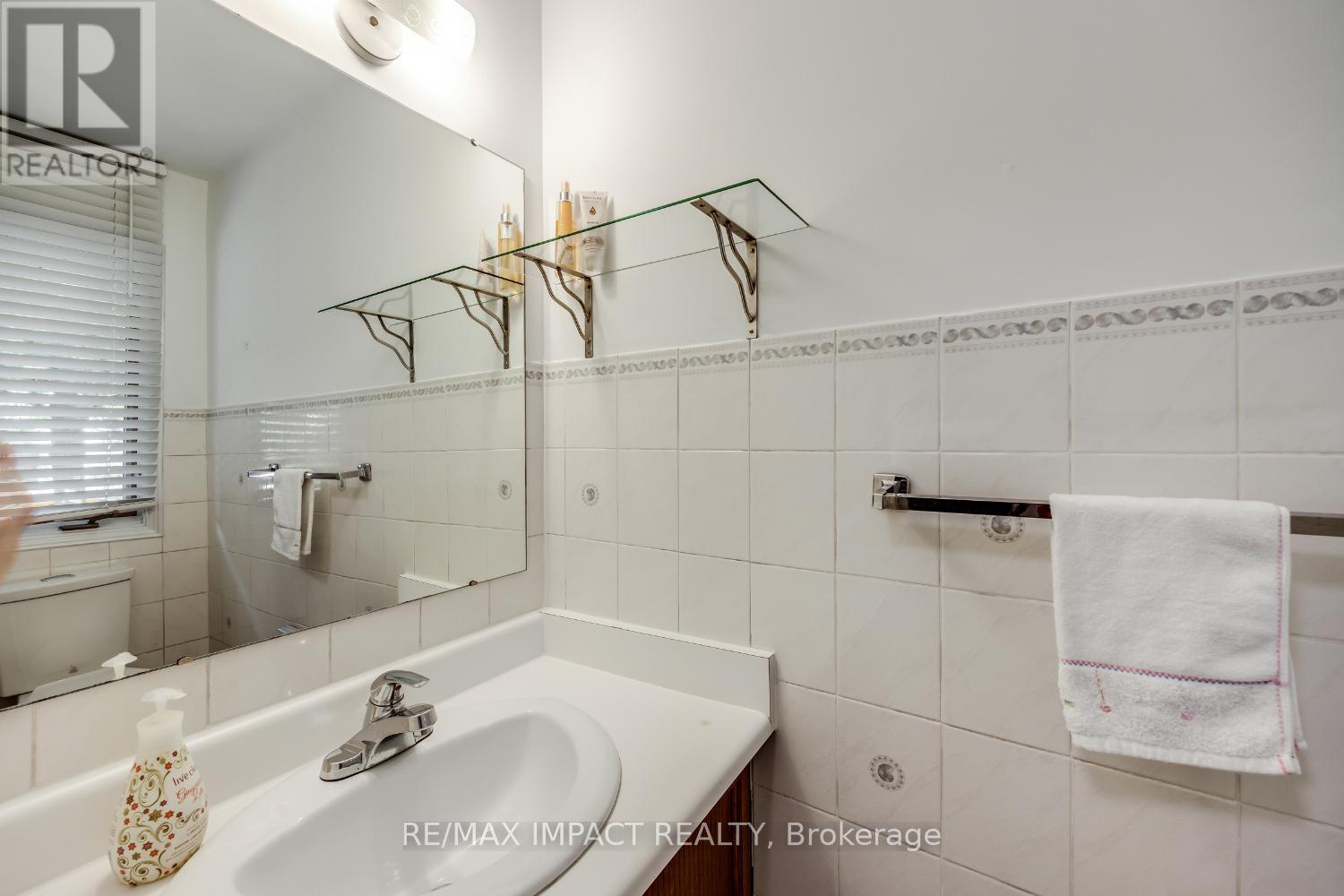 820 Bennett Crescent, Oshawa, Ontario  L1K 1V4 - Photo 12 - E12909236