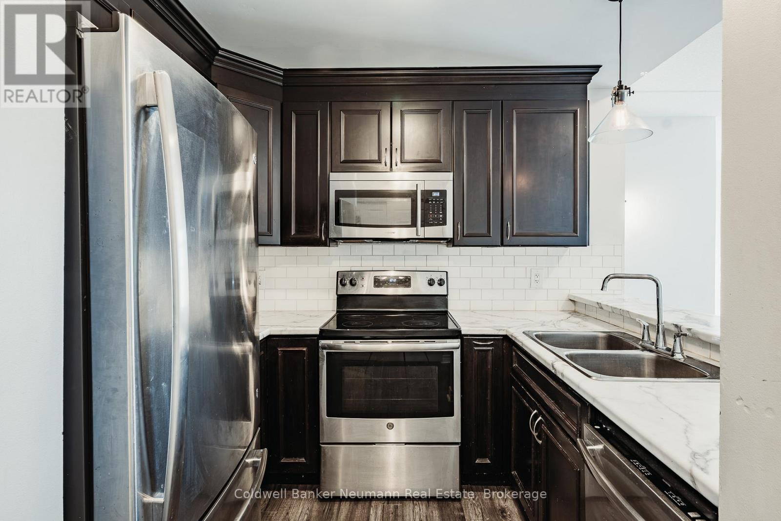 312 - 2 Colonial Drive, Guelph (Pineridge/westminster Woods), Ontario  N1L 0K8 - Photo 2 - X12909130