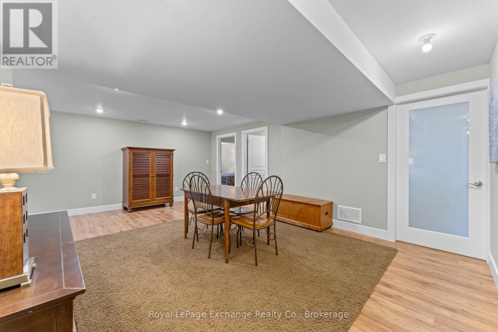 592 Hunter Street, Kincardine, Ontario  N2Z 0B2 - Photo 36 - X12909246