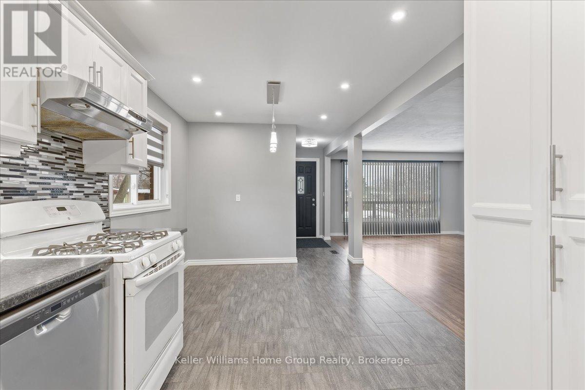 132 June Street, Hamilton, Ontario  L9A 2R9 - Photo 17 - X12909290