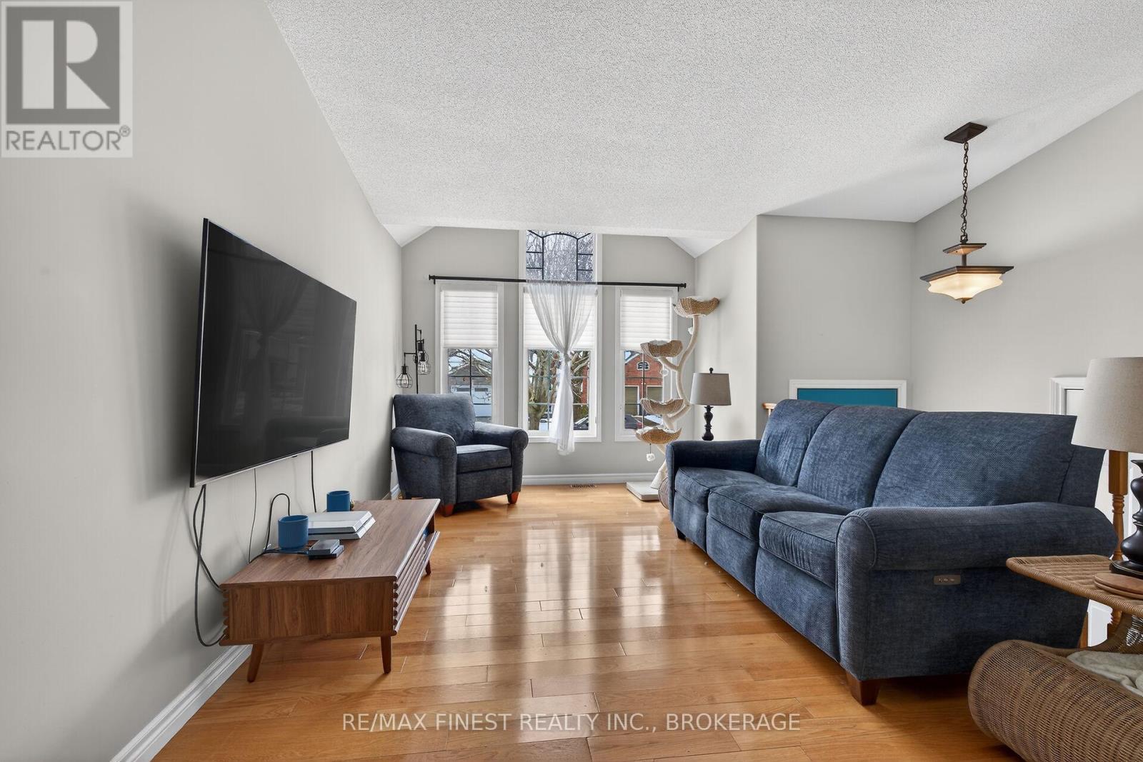 604 Freeman Crescent, Kingston, Ontario  K7K 7H6 - Photo 5 - X12909050