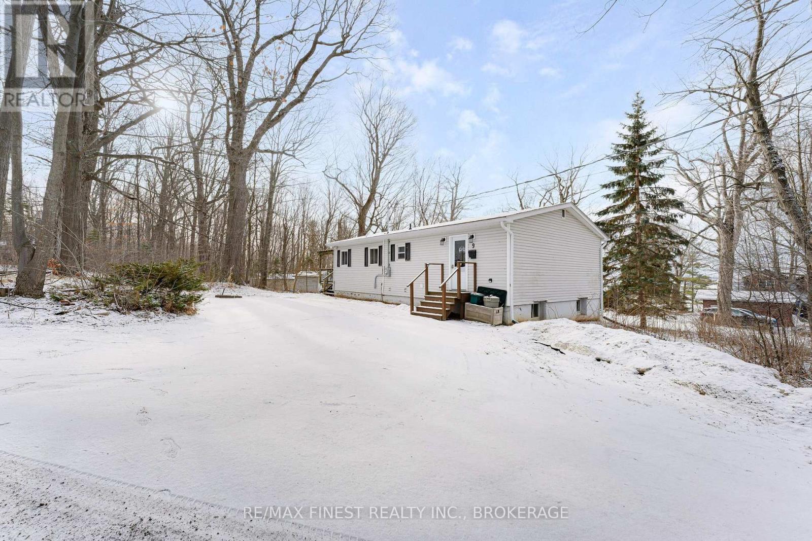 9 Mallard Lane, Kingston, Ontario K7K 5E2 - Photo 2 - X12909104