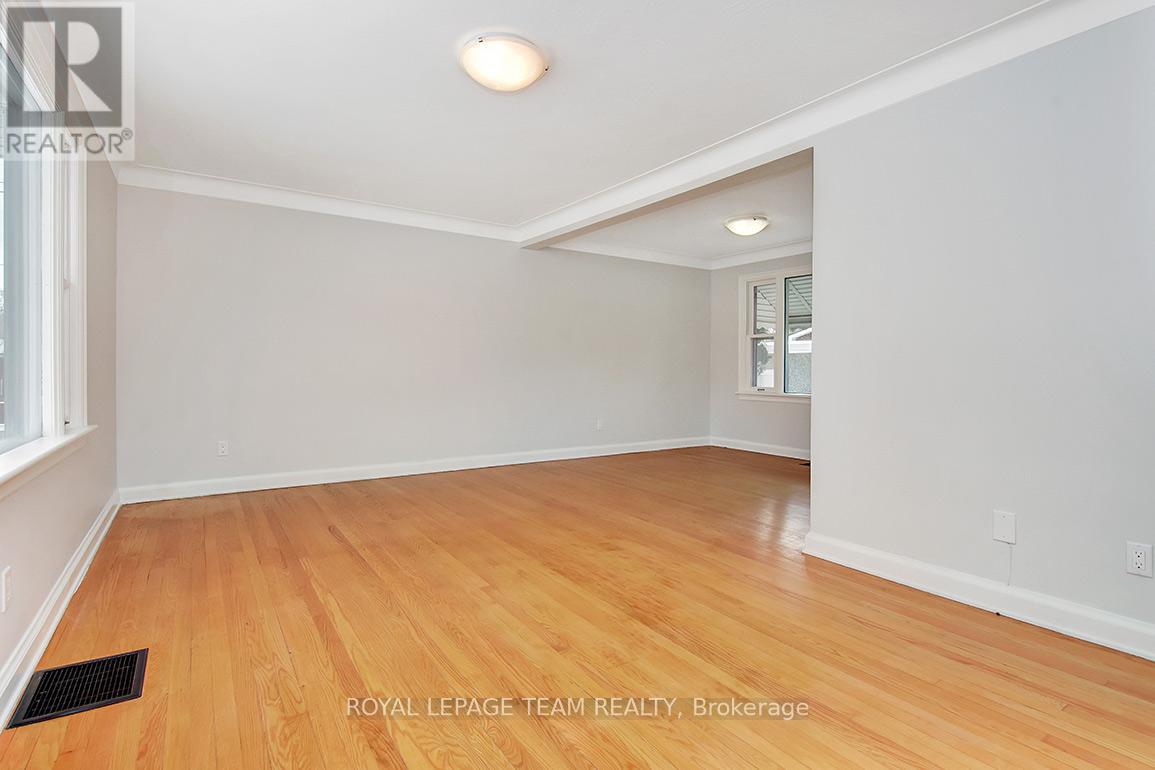 1151 Normandy Crescent, Ottawa, Ontario  K2E 5A5 - Photo 10 - X12909076
