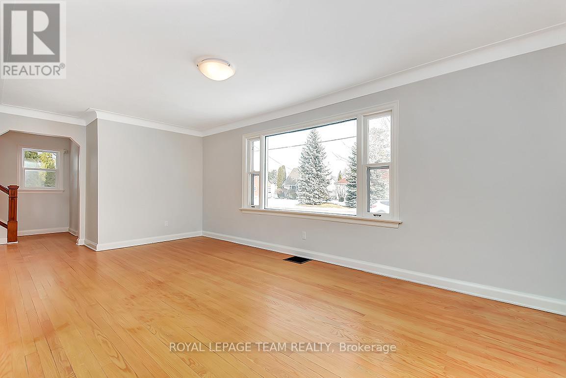 1151 Normandy Crescent, Ottawa, Ontario  K2E 5A5 - Photo 12 - X12909076