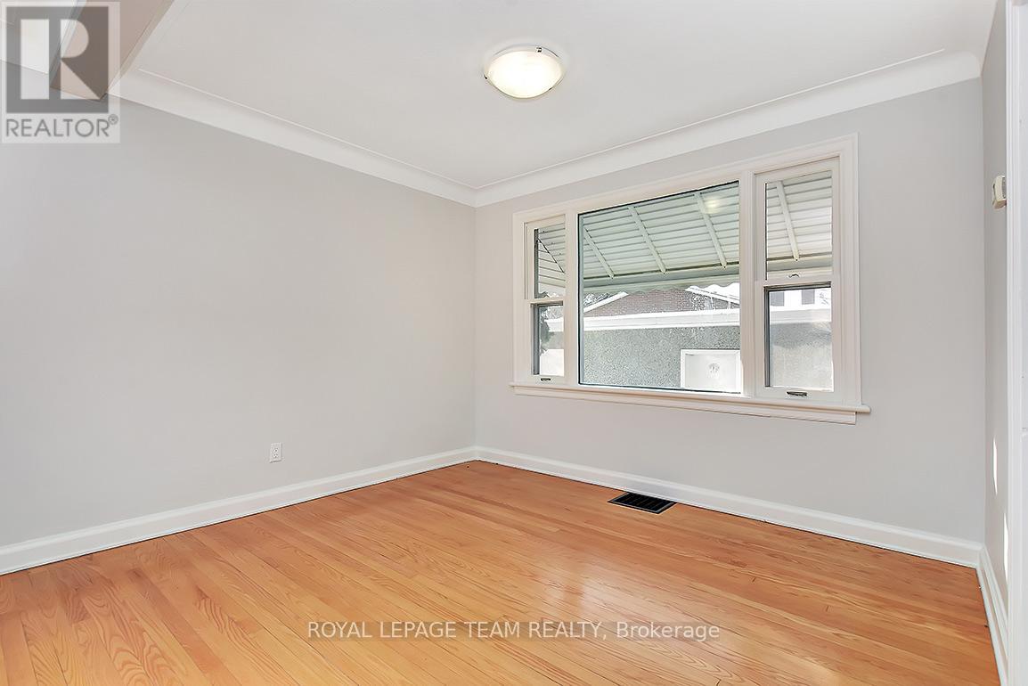 1151 Normandy Crescent, Ottawa, Ontario  K2E 5A5 - Photo 15 - X12909076