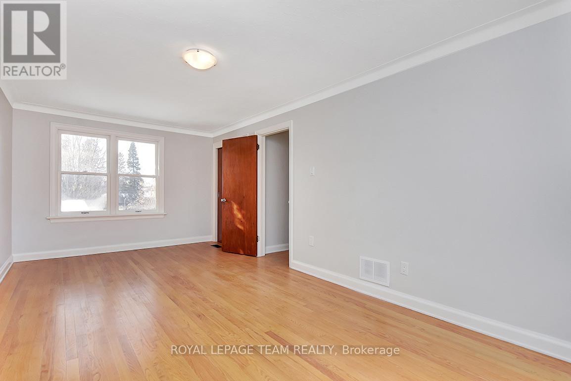 1151 Normandy Crescent, Ottawa, Ontario  K2E 5A5 - Photo 20 - X12909076