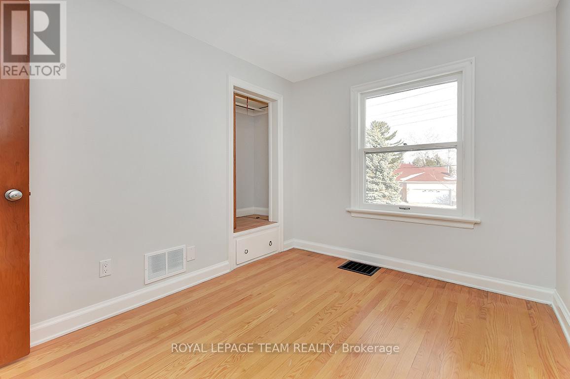 1151 Normandy Crescent, Ottawa, Ontario  K2E 5A5 - Photo 25 - X12909076