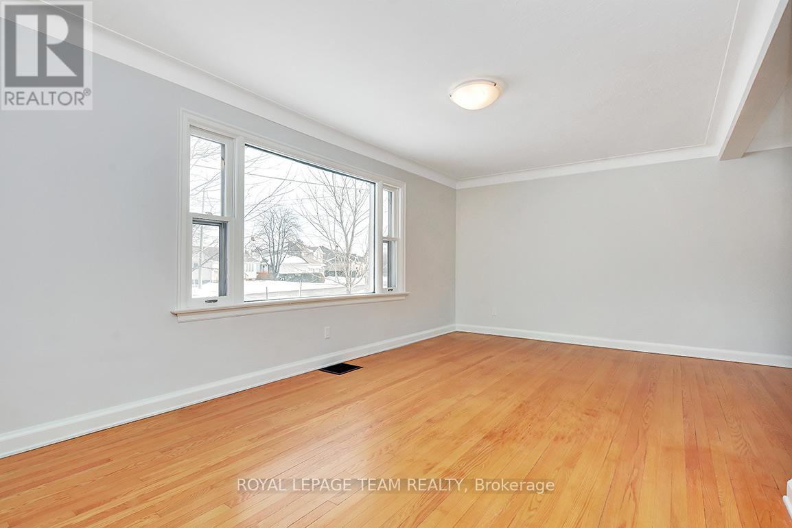 1151 Normandy Crescent, Ottawa, Ontario  K2E 5A5 - Photo 9 - X12909076