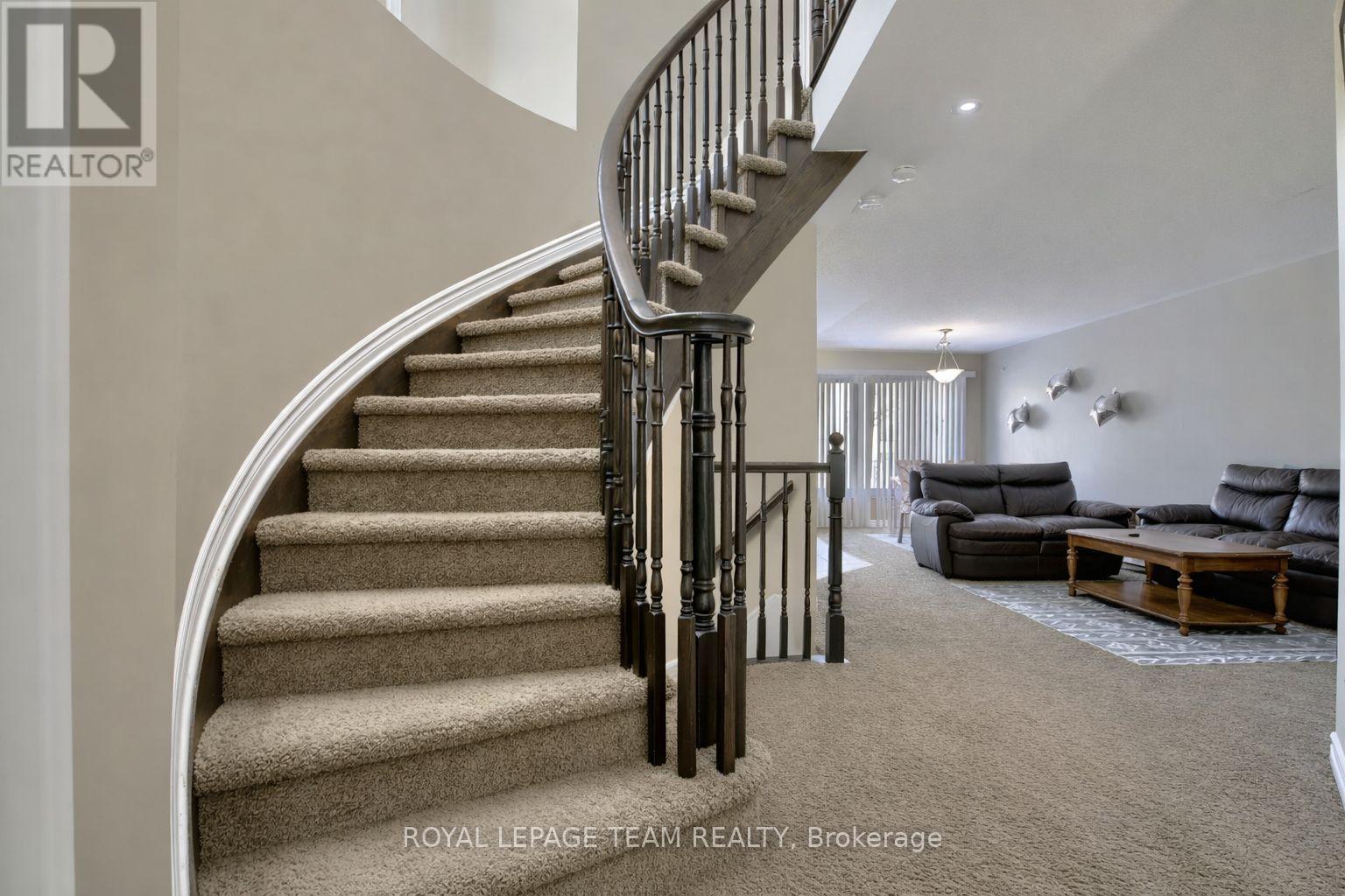 366 Tourmaline Crescent, Ottawa, Ontario  K2J 3T9 - Photo 2 - X12909334