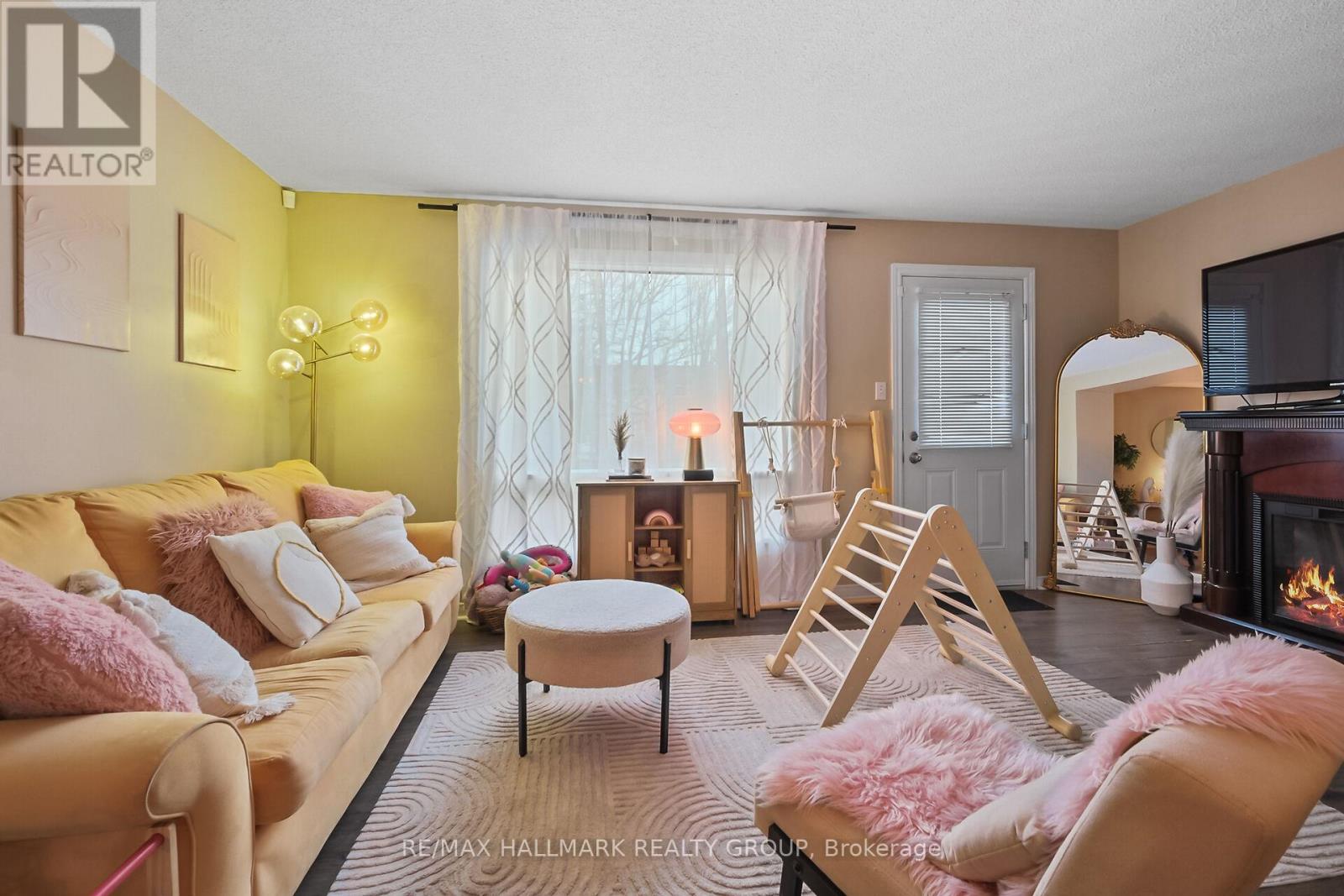 119 Teal Crescent, Ottawa, Ontario  K1E 2C1 - Photo 23 - X12909342