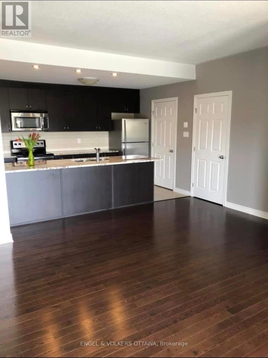 68 - 139 Harthill Way, Ottawa, Ontario  K2J 5V1 - Photo 2 - X12909354