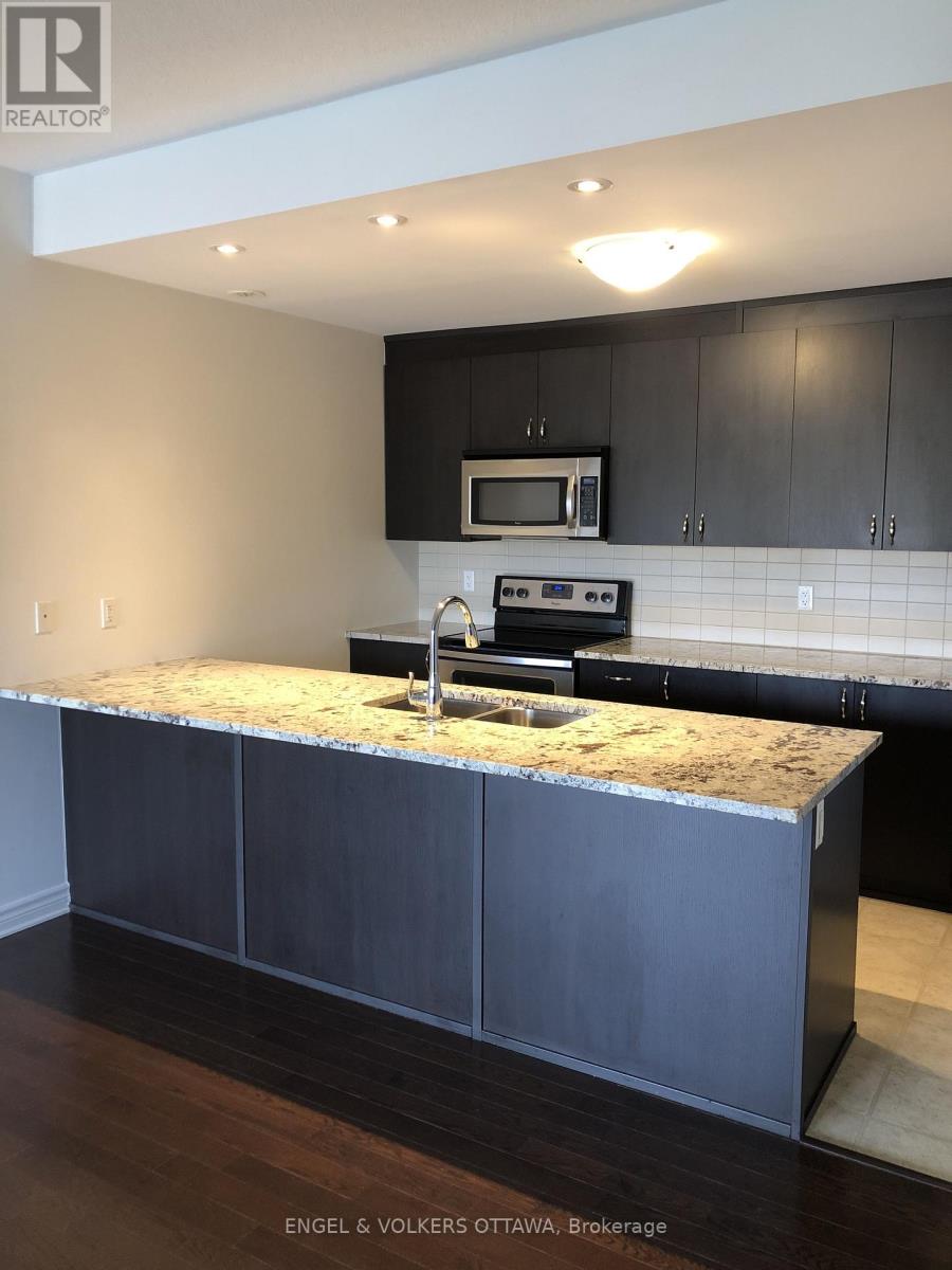 68 - 139 Harthill Way, Ottawa, Ontario  K2J 5V1 - Photo 3 - X12909354