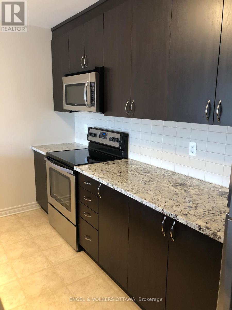 68 - 139 Harthill Way, Ottawa, Ontario  K2J 5V1 - Photo 4 - X12909354