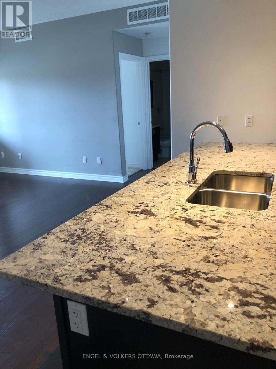 68 - 139 Harthill Way, Ottawa, Ontario  K2J 5V1 - Photo 6 - X12909354