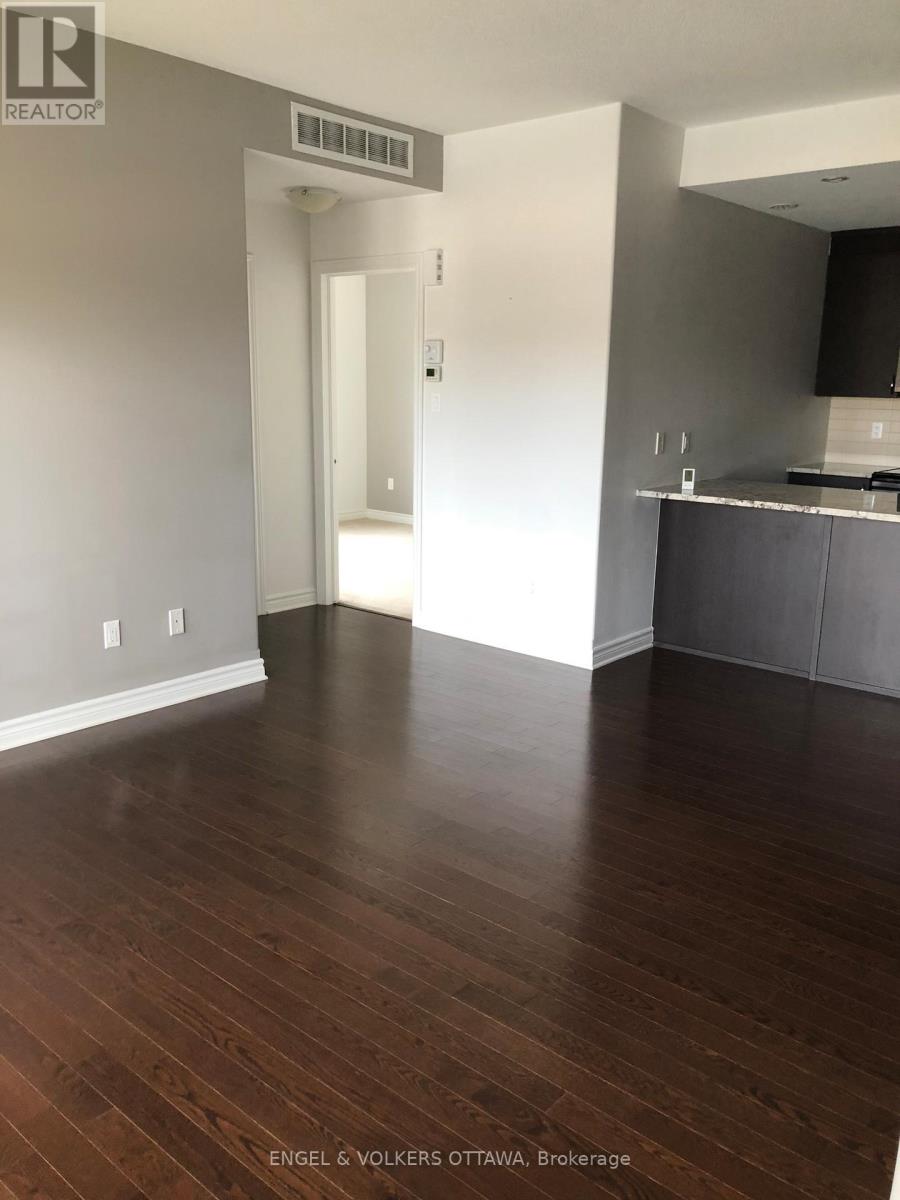 68 - 139 Harthill Way, Ottawa, Ontario  K2J 5V1 - Photo 9 - X12909354