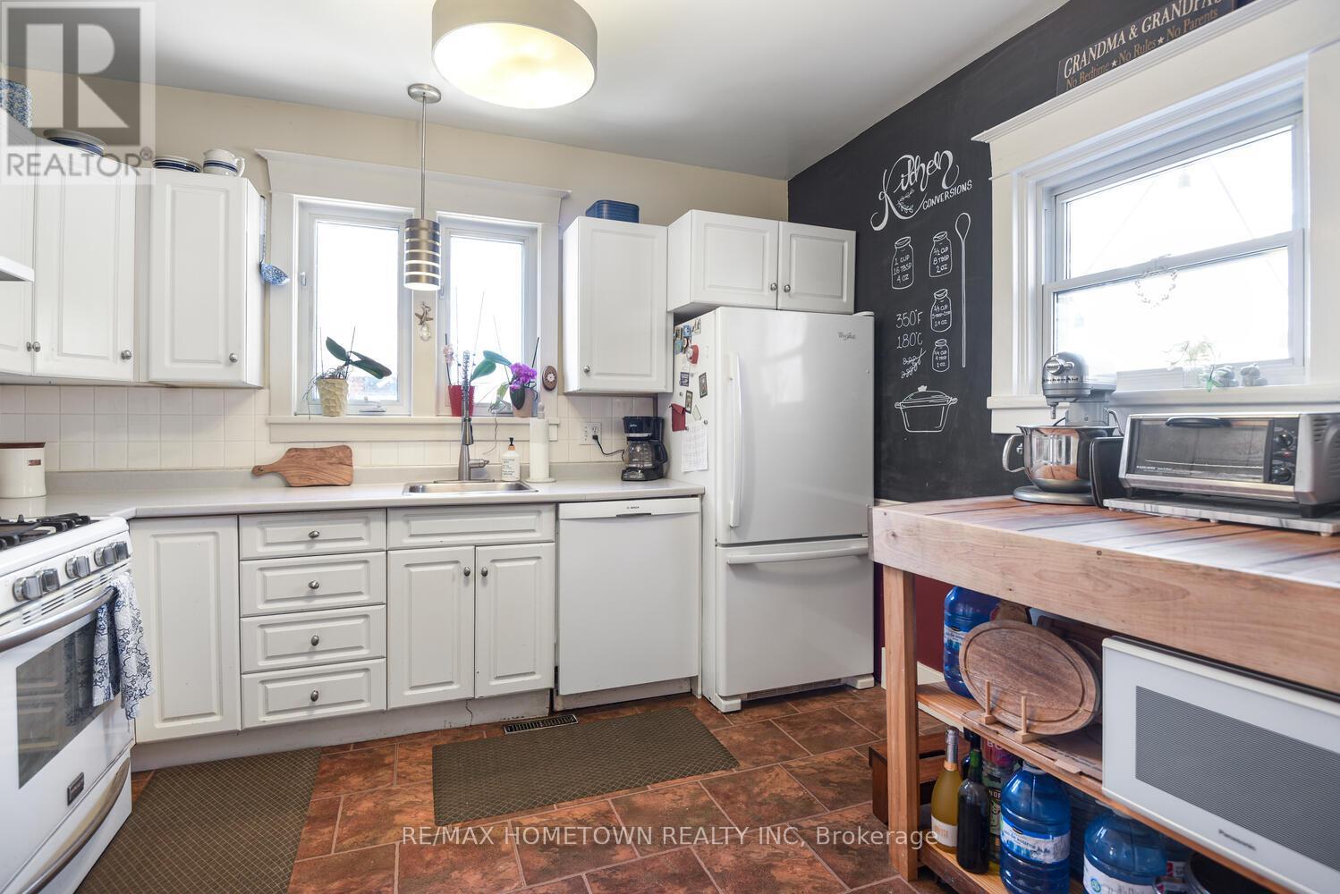 214 James Street E, Brockville, Ontario  K6V 1L8 - Photo 13 - X12909066