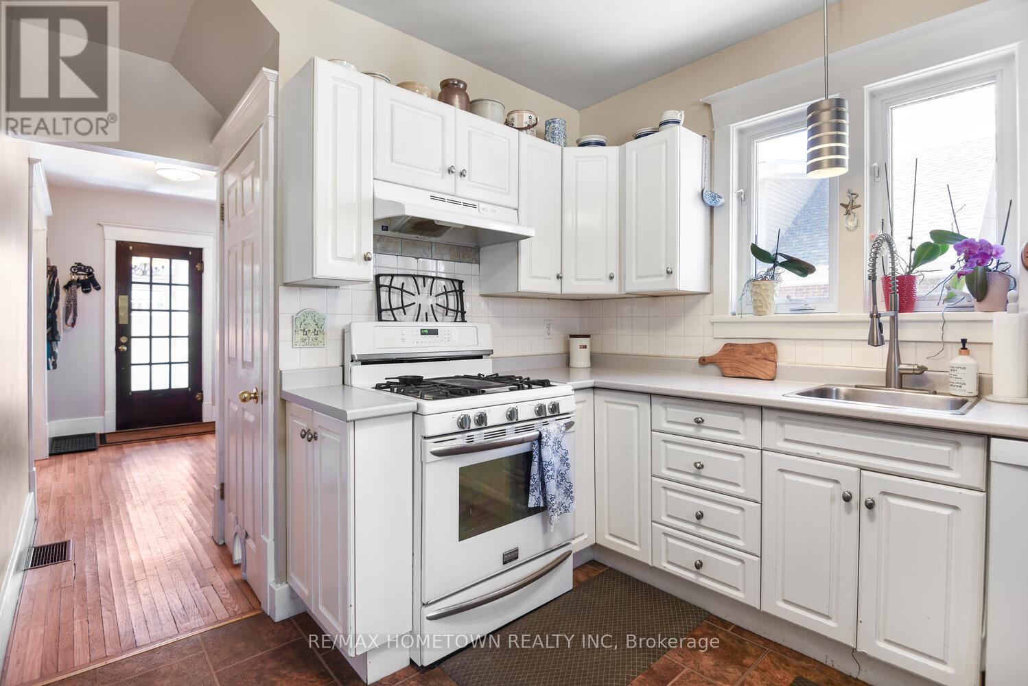 214 James Street E, Brockville, Ontario  K6V 1L8 - Photo 14 - X12909066