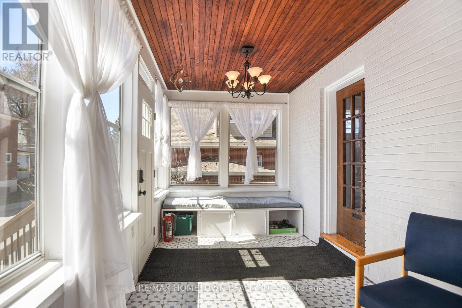 214 James Street E, Brockville, Ontario  K6V 1L8 - Photo 6 - X12909066