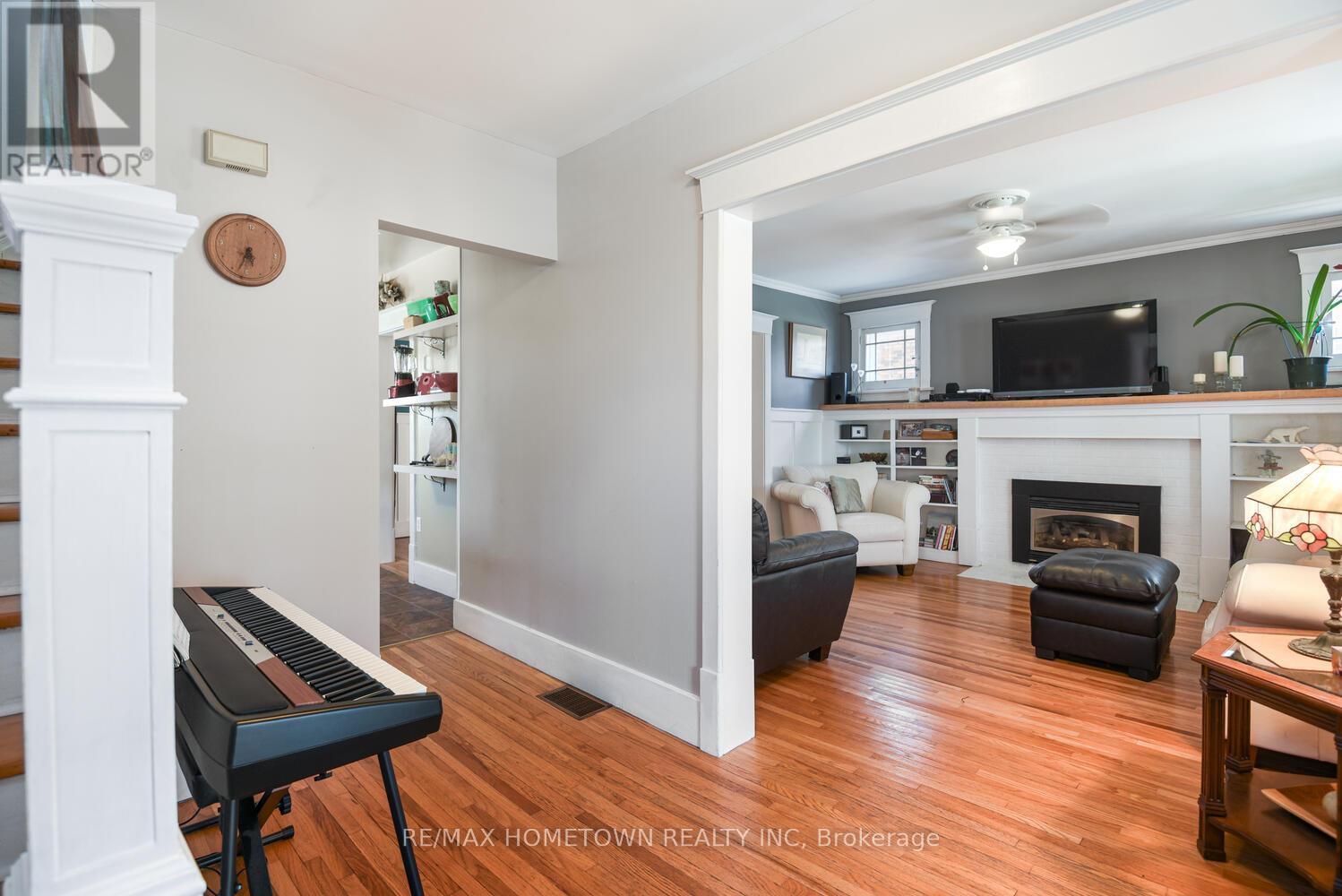 214 James Street E, Brockville, Ontario  K6V 1L8 - Photo 7 - X12909066