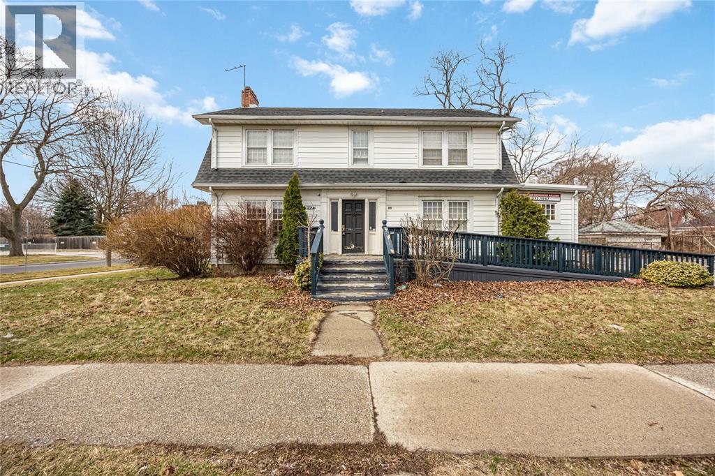 227 Mitton Street North, Sarnia