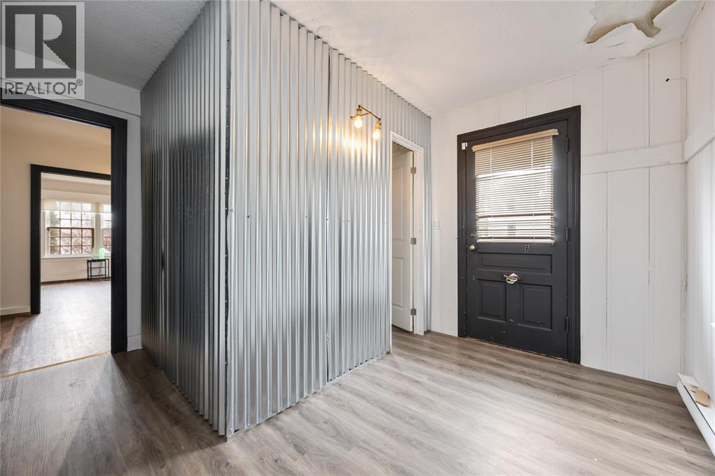 227 Mitton Street North, Sarnia photo 17