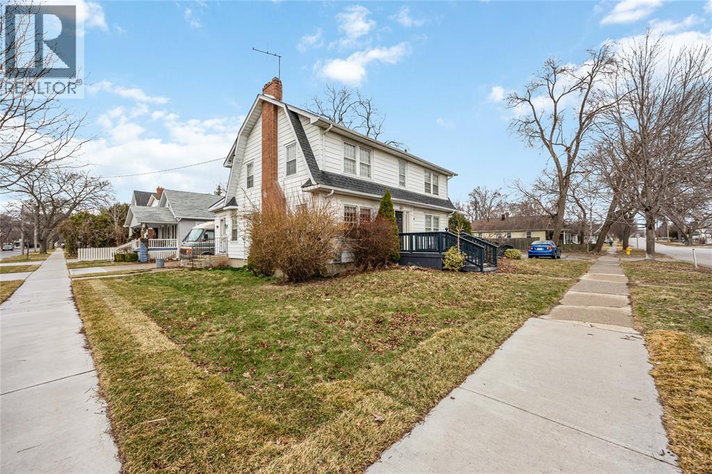 227 Mitton Street North, Sarnia photo 2