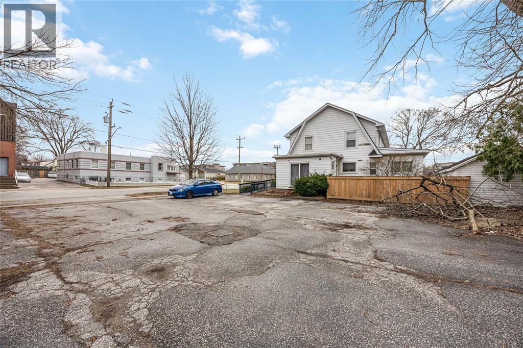 227 Mitton Street North, Sarnia photo 28