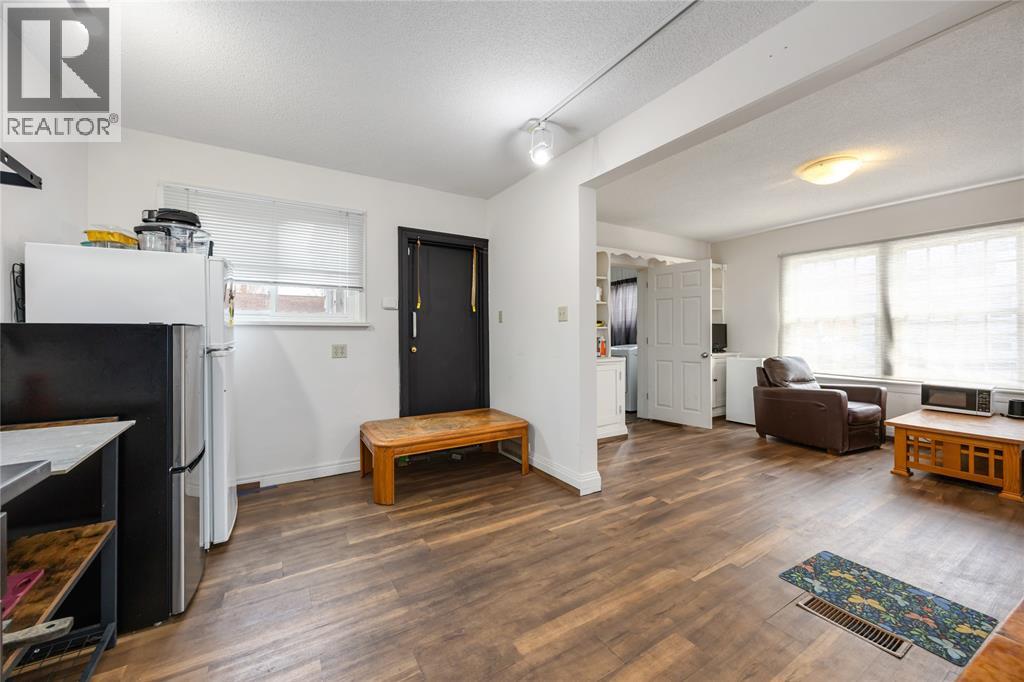 227 Mitton Street North, Sarnia photo 8