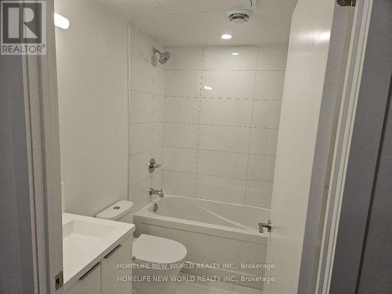 3005 - 238 Simcoe Street, Toronto (Kensington-Chinatown), Ontario  M5T 0E2 - Photo 5 - C12909092