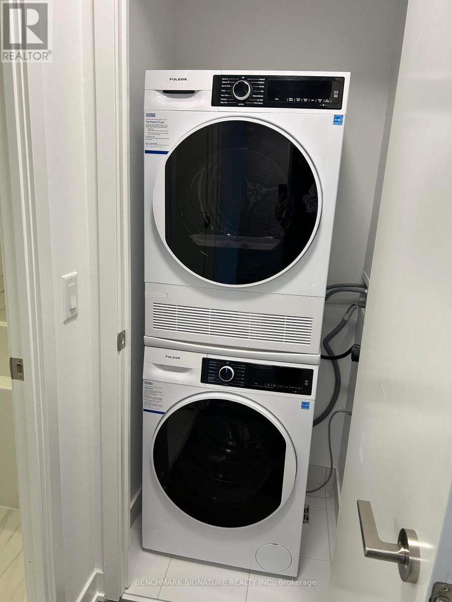 4005 - 180 Front Street E, Toronto, Ontario  M5A 0A9 - Photo 10 - C12909182