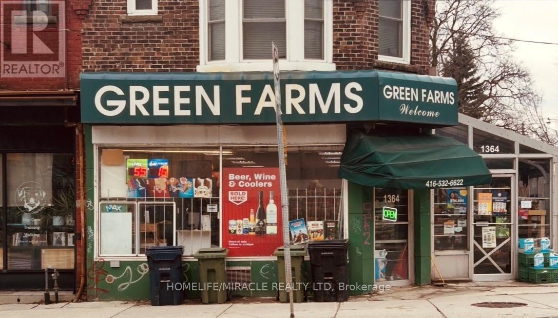 1364 BATHURST STREET, Toronto, Ontario