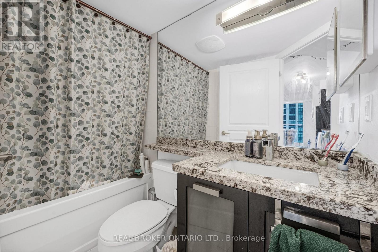 1013 - 18 Yonge Street, Toronto (Waterfront Communities), Ontario  M5E 1Z8 - Photo 14 - C12909356