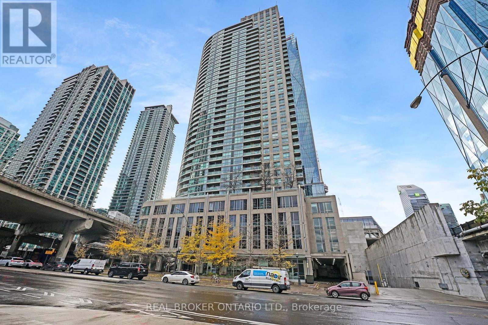 1013 - 18 Yonge Street, Toronto (Waterfront Communities), Ontario  M5E 1Z8 - Photo 2 - C12909356