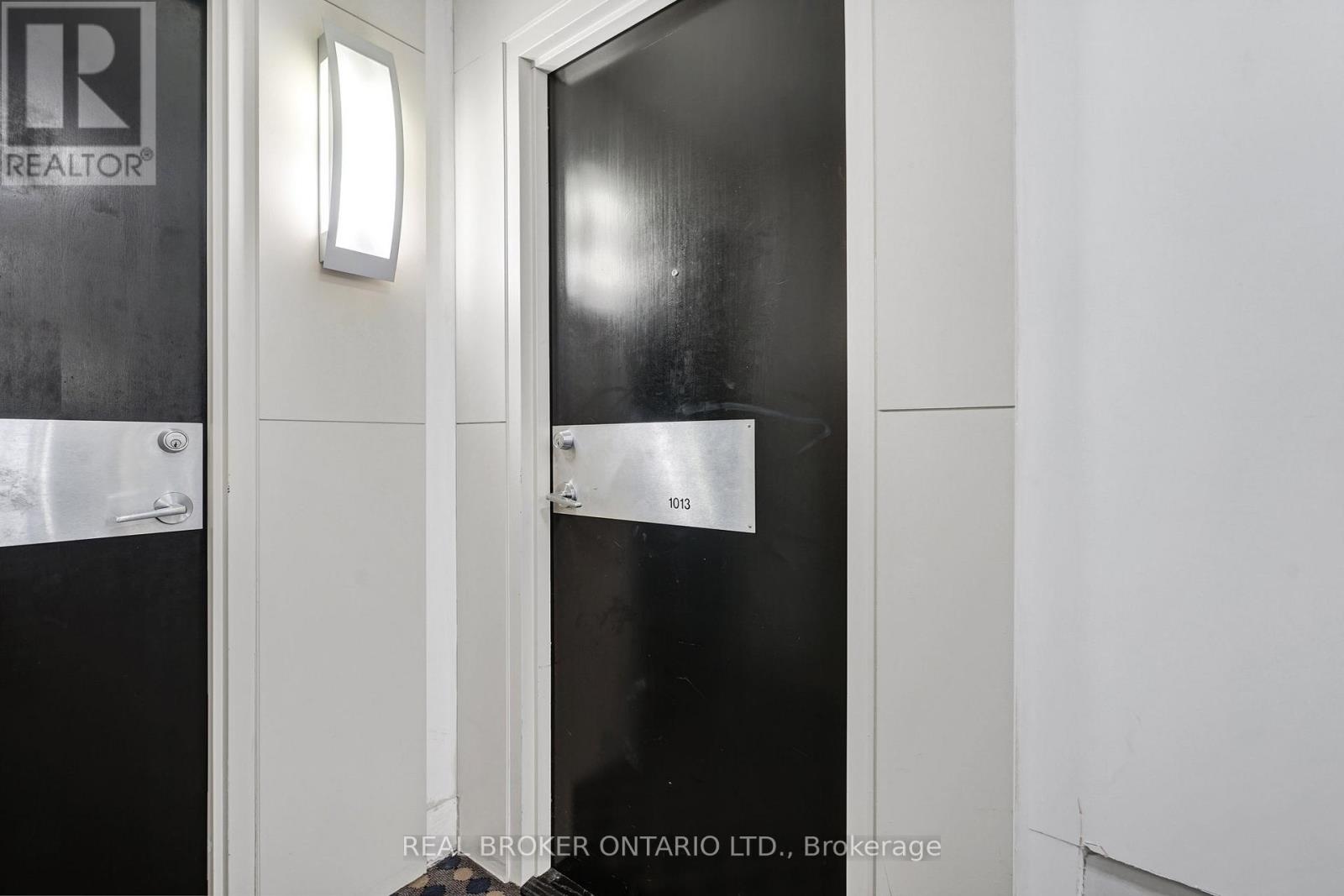 1013 - 18 Yonge Street, Toronto (Waterfront Communities), Ontario  M5E 1Z8 - Photo 3 - C12909356