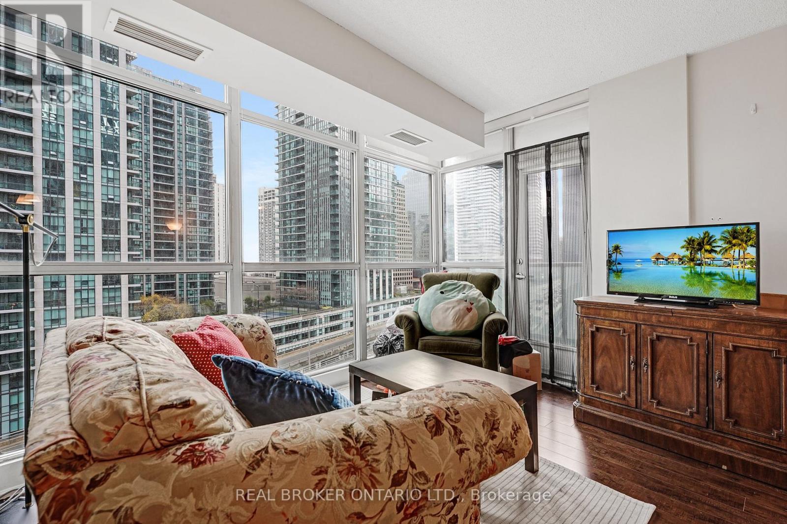 1013 - 18 Yonge Street, Toronto (Waterfront Communities), Ontario  M5E 1Z8 - Photo 6 - C12909356