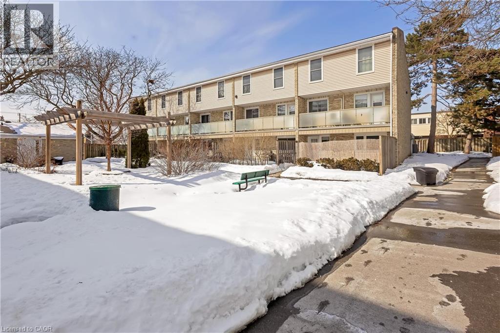 35 Breckenridge Drive Unit# 28, Kitchener, Ontario  N2B 3H5 - Photo 2 - 40814081