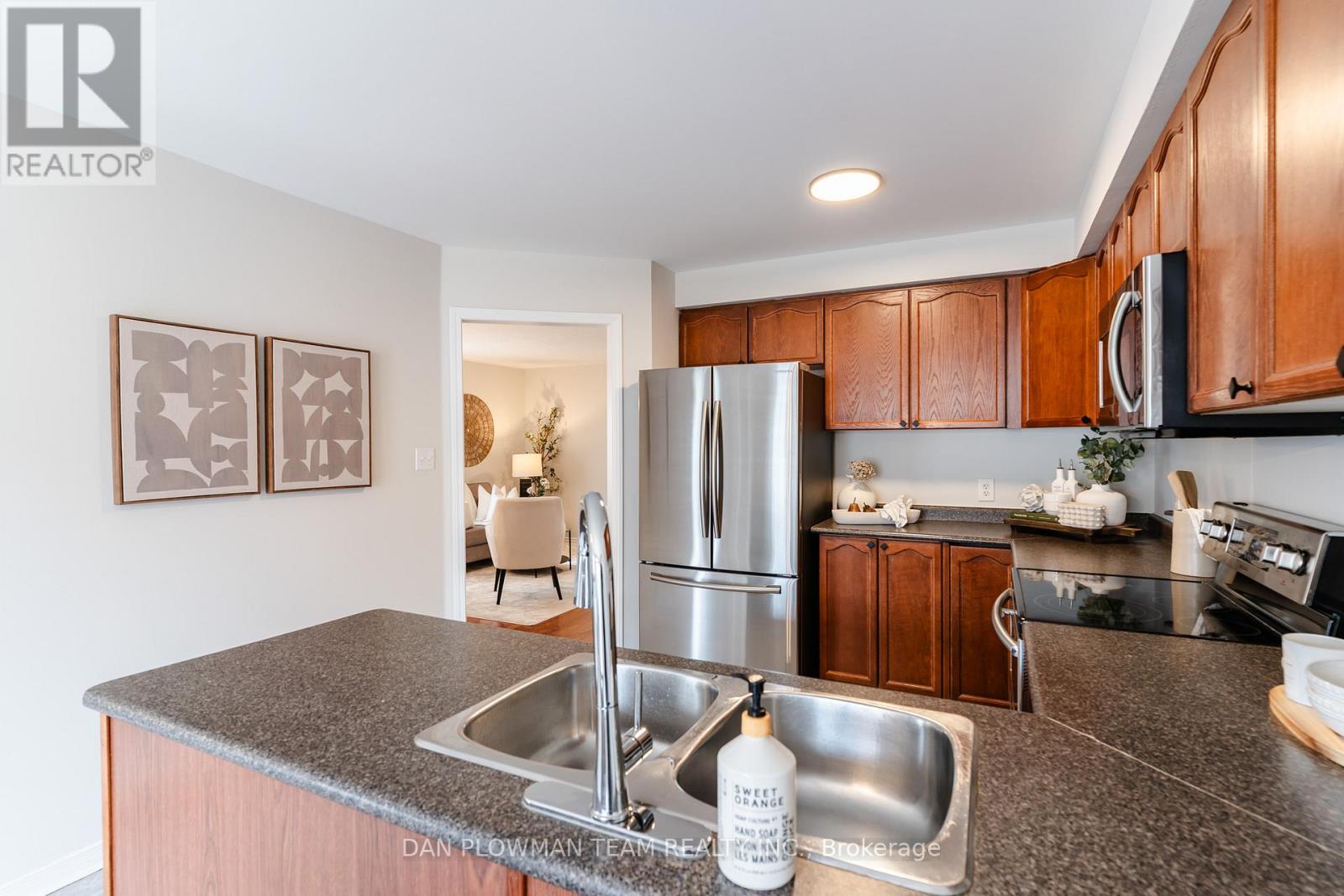 51 Hutton Place, Clarington, Ontario  L1C 5H5 - Photo 10 - E12909044