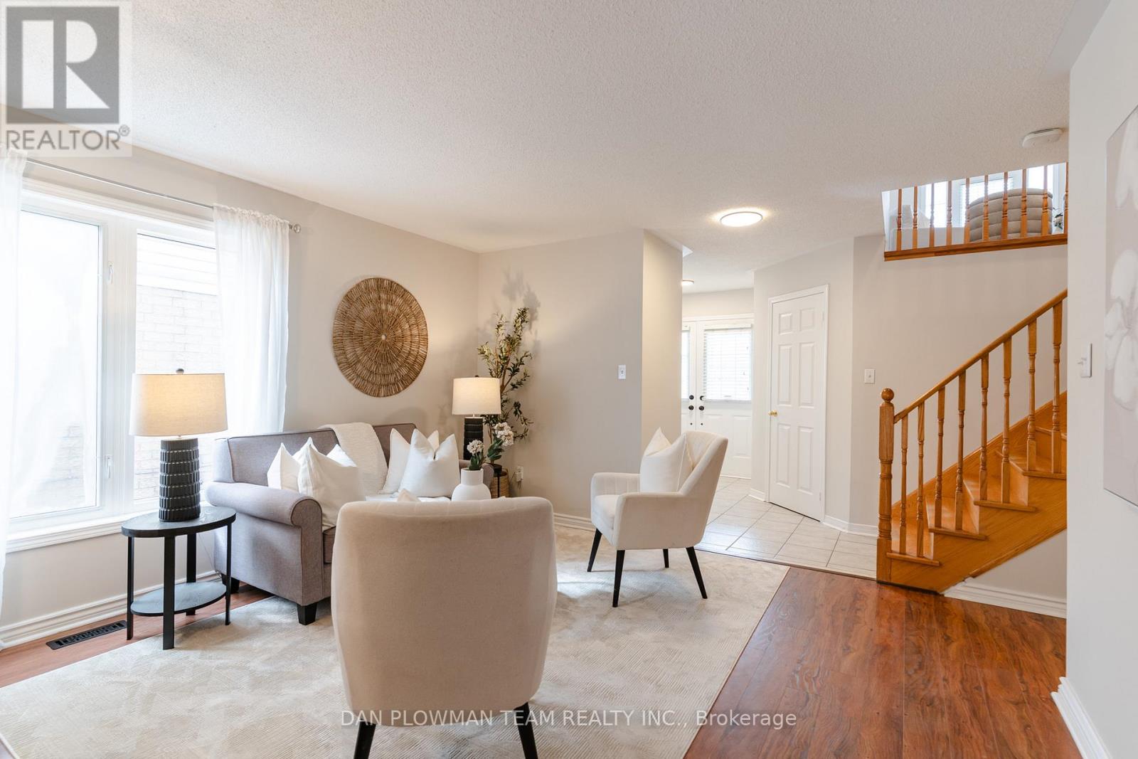 51 Hutton Place, Clarington, Ontario  L1C 5H5 - Photo 2 - E12909044